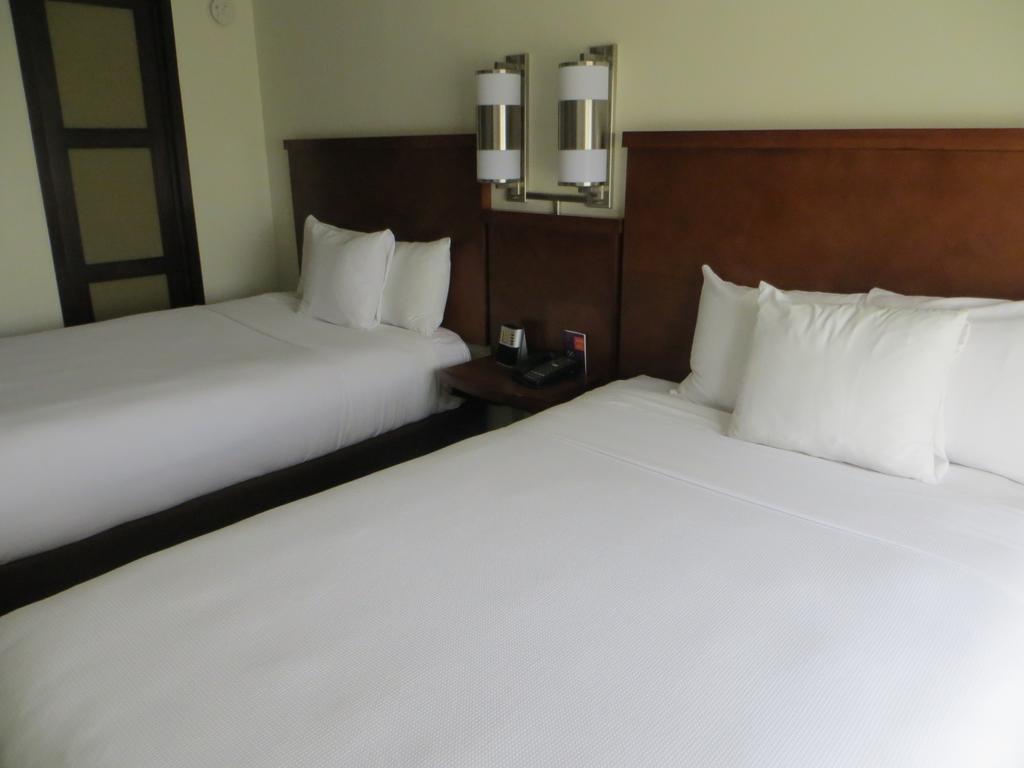 Hyatt Place Indianapolis Airport Экстерьер фото