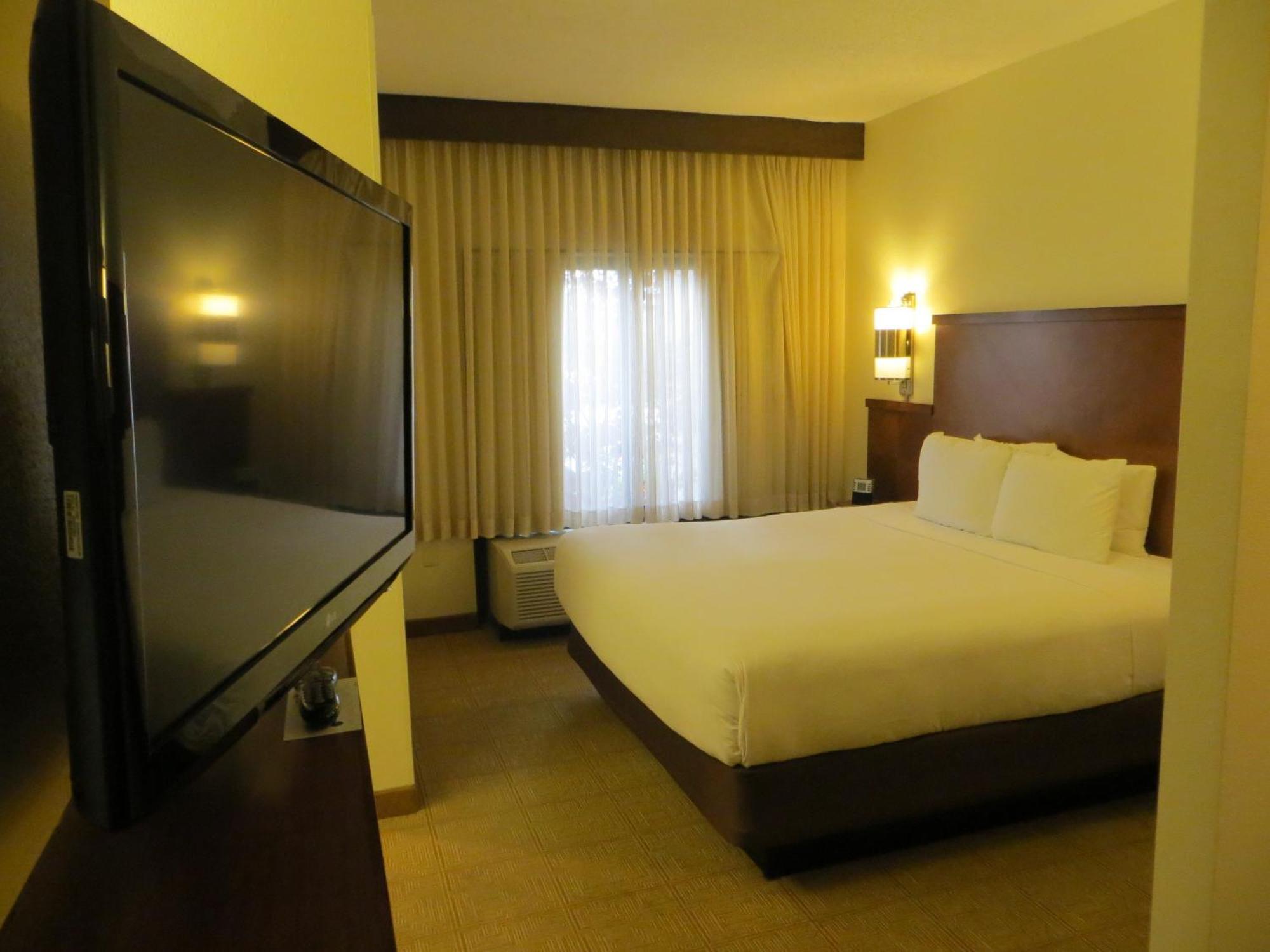 Hyatt Place Indianapolis Airport Экстерьер фото