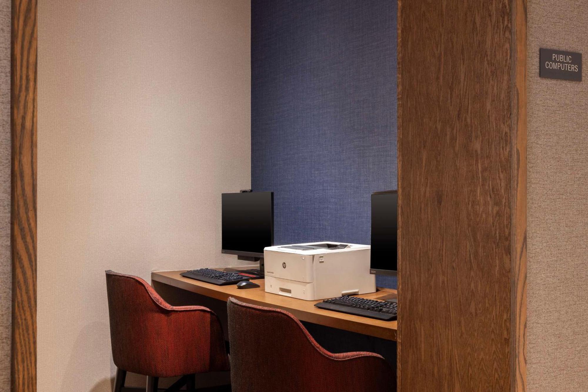 Hyatt Place Indianapolis Airport Экстерьер фото