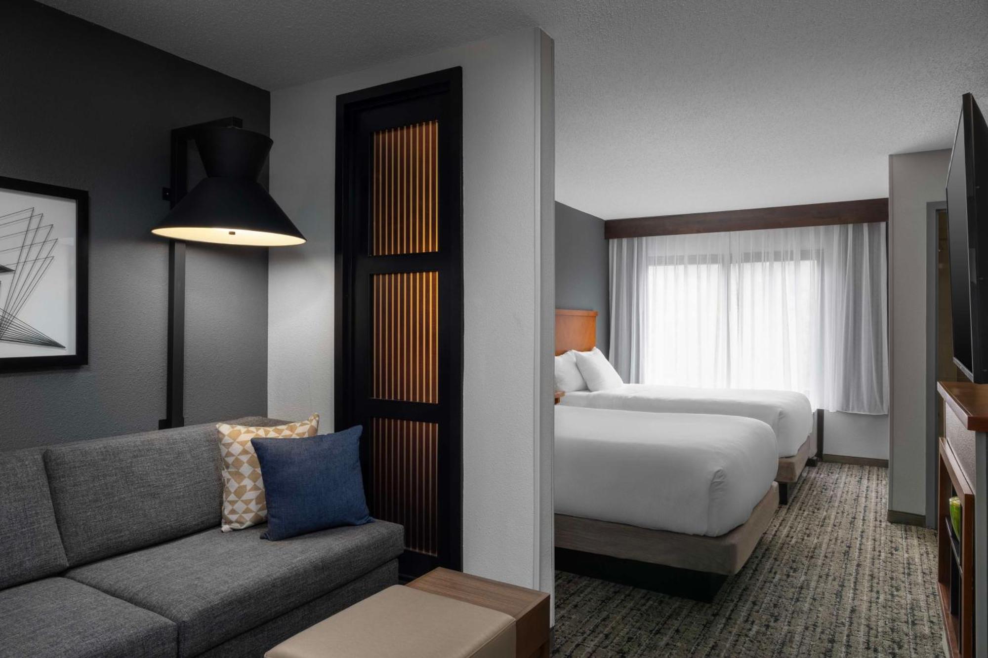 Hyatt Place Indianapolis Airport Экстерьер фото
