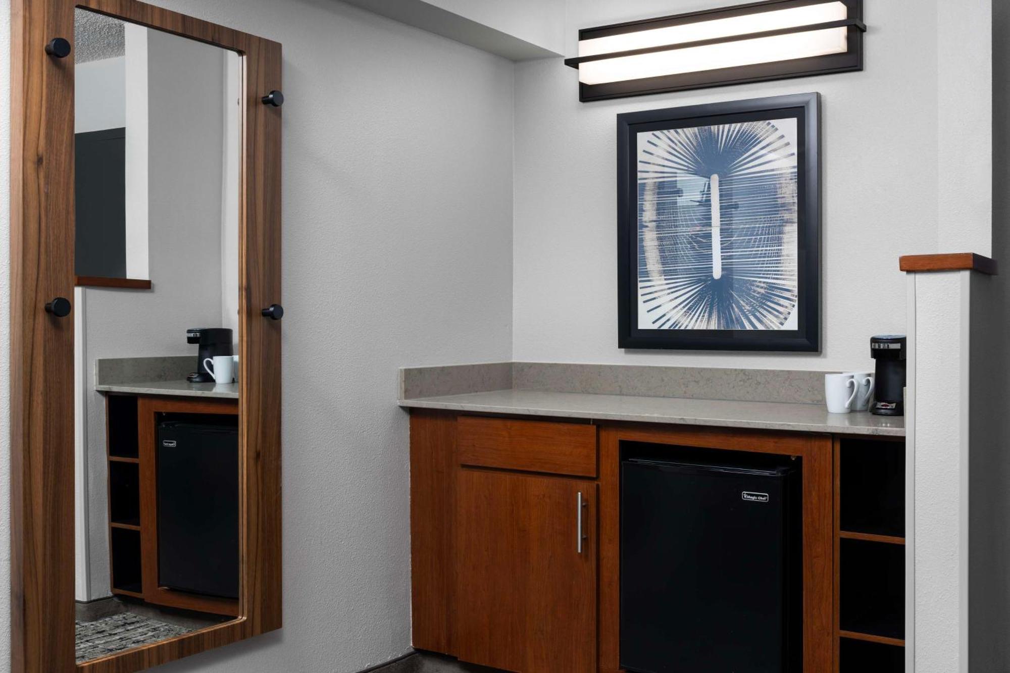 Hyatt Place Indianapolis Airport Экстерьер фото