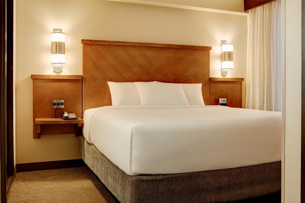 Hyatt Place Indianapolis Airport Экстерьер фото
